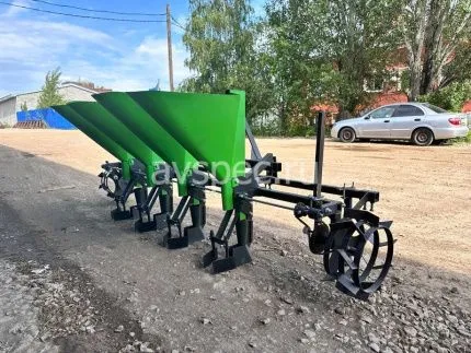 Чеснокосажалка (сеялка чеснока) шестирядная